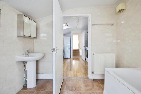 69 Town Road London, N9 0SJ