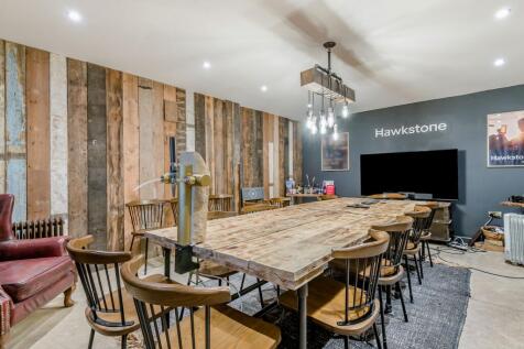 Hawkstone Brewery, College Farm, Stow Road, Bourton-on-the-Water, Gloucestershire GL54 2HN