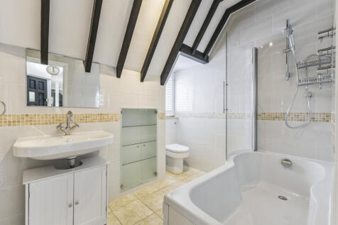 Flat 3, Three Gables, Mill Road, Marlow, Buckinghamshire, SL7 1QB