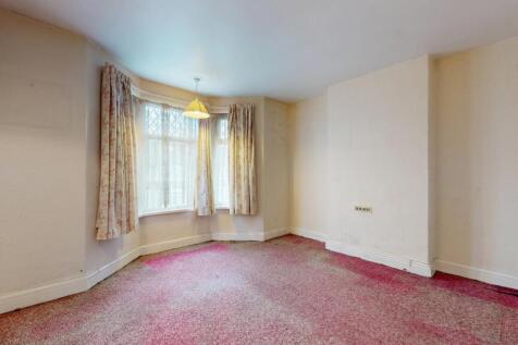 Flat 3, Three Gables, Mill Road, Marlow, Buckinghamshire, SL7 1QB