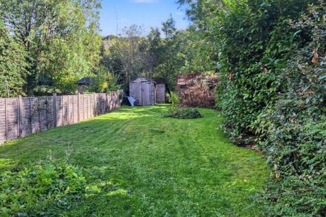 2 The Green, Bisham, Marlow SL7 1RY