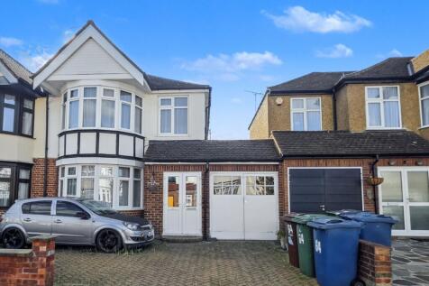 64 Alicia Gardens, Kenton, Harrow, Middlesex HA3 8JE