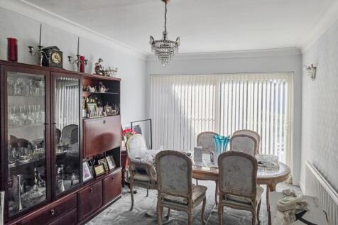 64 Alicia Gardens, Kenton, Harrow, Middlesex HA3 8JE