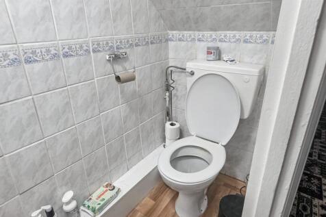 64 Alicia Gardens, Kenton, Harrow, Middlesex HA3 8JE