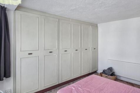 64 Alicia Gardens, Kenton, Harrow, Middlesex HA3 8JE