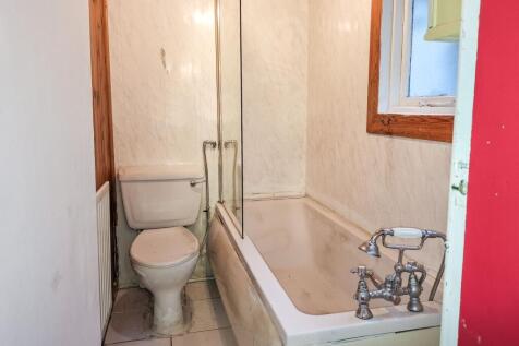 43 Gladstone Street, Brotton, Saltburn-by-the-Sea TS12 2TU