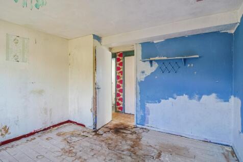 242 Pilgrims Way, Andover, SP10 5HU