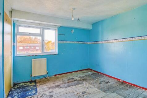 242 Pilgrims Way, Andover, SP10 5HU