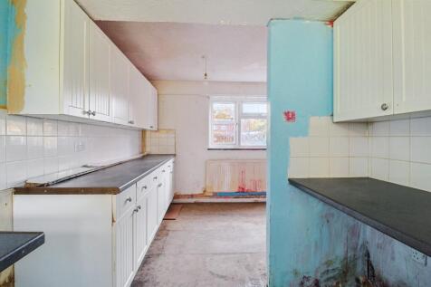 242 Pilgrims Way, Andover, SP10 5HU