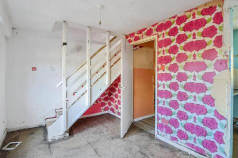 242 Pilgrims Way, Andover, SP10 5HU