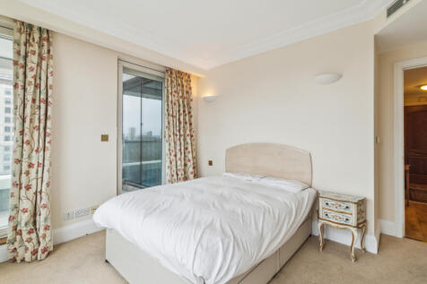 Flat 22, Peninsula Heights, 93 Albert Embankment, Vauxhall, London, SE1 7TY