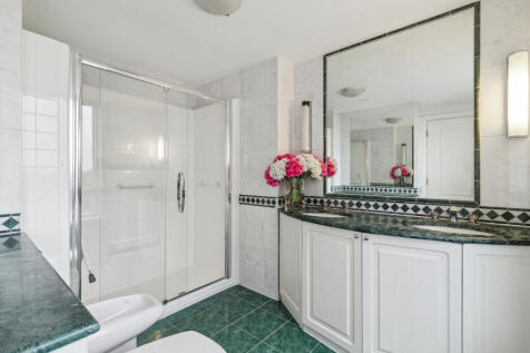 Flat 22, Peninsula Heights, 93 Albert Embankment, Vauxhall, London, SE1 7TY