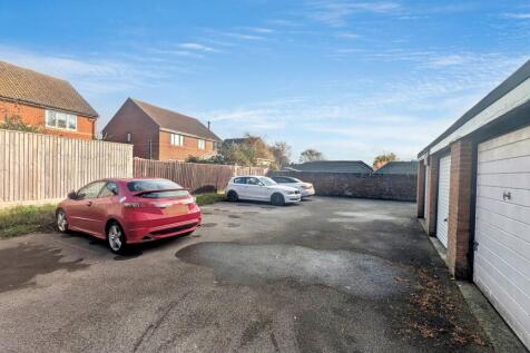 Flat 1, Greenlea, Keyhaven Road, Lymington, SO41 0QX