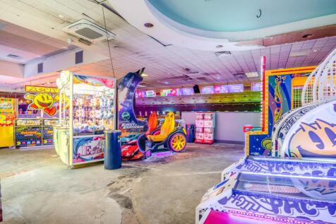 Burnley Bowl, Finsley Gate, Burnley, BB11 2HE