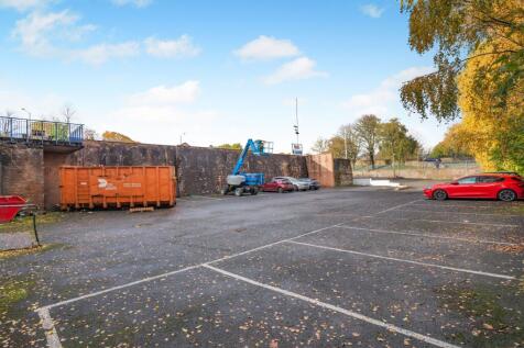 Burnley Bowl, Finsley Gate, Burnley, BB11 2HE