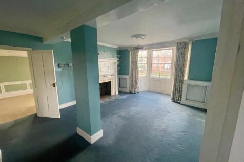 Woodgate, London Road, Epsom, Surrey, KT17 2BB