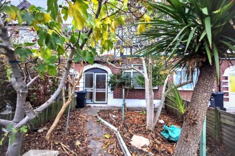 9 Joydon Drive, Chadwell Heath, Romford RM6 4ST