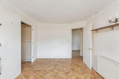 30 Sycamore Court, Aylesbury, Bucks HP19 9SZ