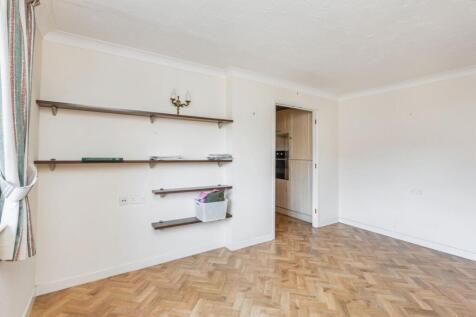 30 Sycamore Court, Aylesbury, Bucks HP19 9SZ