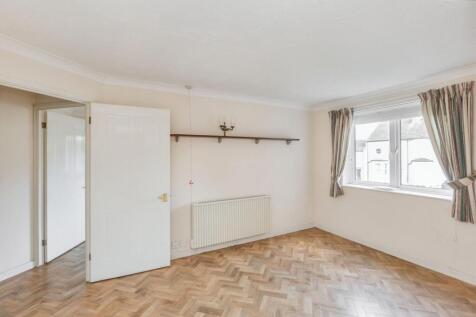 30 Sycamore Court, Aylesbury, Bucks HP19 9SZ