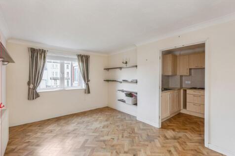 30 Sycamore Court, Aylesbury, Bucks HP19 9SZ