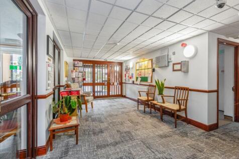 30 Sycamore Court, Aylesbury, Bucks HP19 9SZ