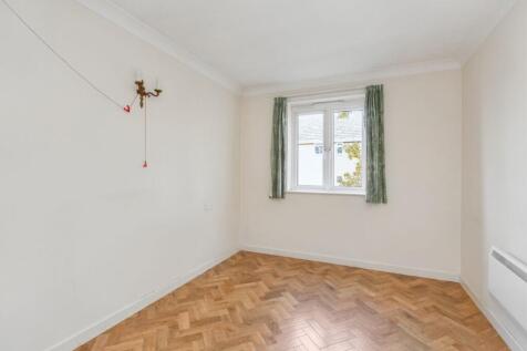 30 Sycamore Court, Aylesbury, Bucks HP19 9SZ