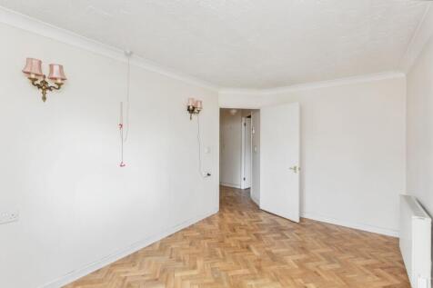 30 Sycamore Court, Aylesbury, Bucks HP19 9SZ