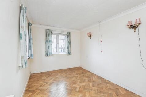 30 Sycamore Court, Aylesbury, Bucks HP19 9SZ