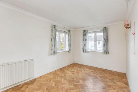 30 Sycamore Court, Aylesbury, Bucks HP19 9SZ