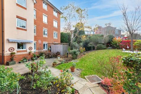 30 Sycamore Court, Aylesbury, Bucks HP19 9SZ