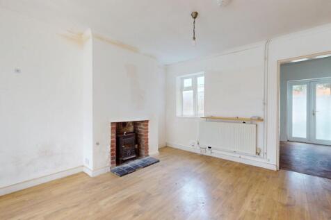 6 Winchcombe Road, Eastbourne, East Sussex, BN22 8DE