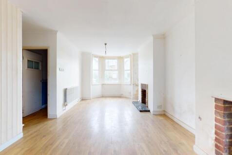 6 Winchcombe Road, Eastbourne, East Sussex, BN22 8DE