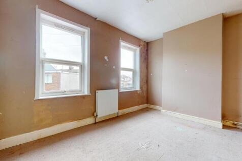 6 Winchcombe Road, Eastbourne, East Sussex, BN22 8DE