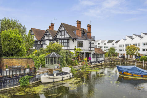 Flat 3, Three Gables, Mill Road, Marlow, Buckinghamshire, SL7 1QB