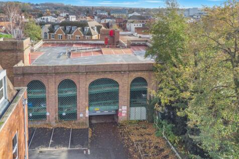 Oxford Square, Oxford Street, Newbury, RG14 1JG