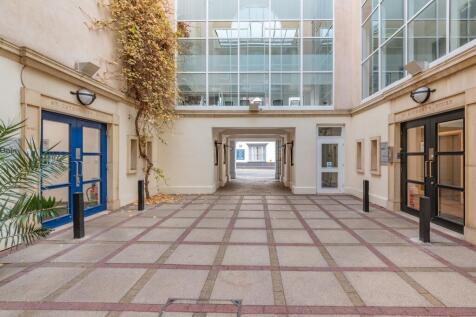 Oxford Square, Oxford Street, Newbury, RG14 1JG