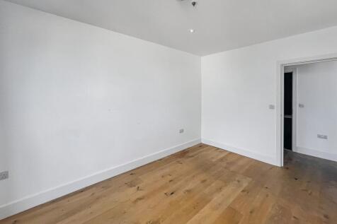 Flat 92 Green Dragon House, 64-70 High Street, Croydon, CR0 1FT