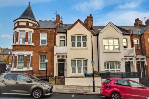 Flat A, 124 Rathcoole Gardens, Hornsey, London, N8 9PG
