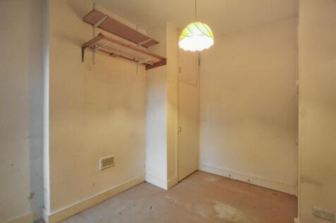 Flat A, 42 Rathcoole Gardens, Hornsey, London, N8 9NB