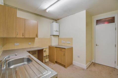 Flat A, 42 Rathcoole Gardens, Hornsey, London, N8 9NB