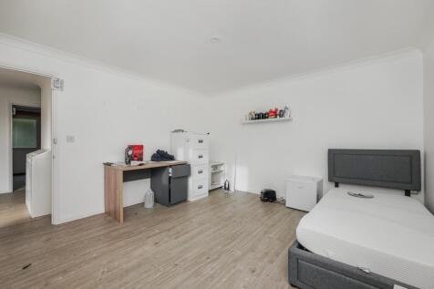 3 The Close, Cockering Road, Canterbury, CT1 3UZ