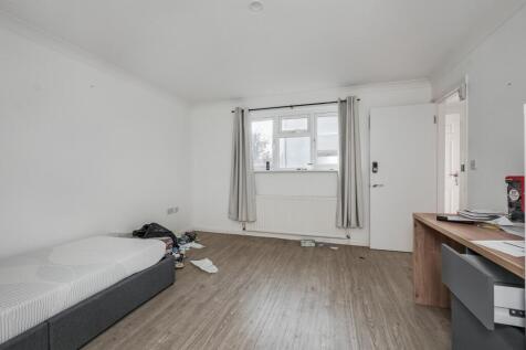 3 The Close, Cockering Road, Canterbury, CT1 3UZ