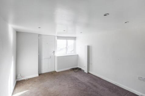 19 Lodge Gate Close, Denholme, Bradford, BD13 4ED