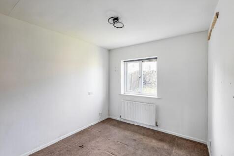 19 Lodge Gate Close, Denholme, Bradford, BD13 4ED