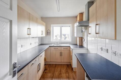 19 Lodge Gate Close, Denholme, Bradford, BD13 4ED