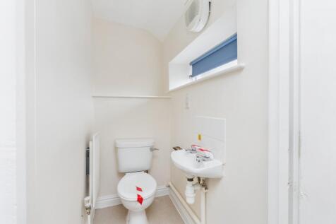 107 High Street, Witney, Oxfordshire, OX28 6HY