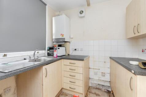 107 High Street, Witney, Oxfordshire, OX28 6HY