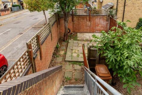 14 Silver Birch Avenue, Chingford, London, E4 8YT