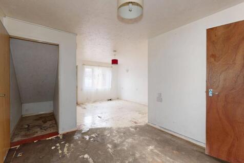 Flat 31, Cotton Avenue, Acton, London, W3 6YE